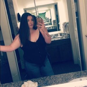 Meet your Posher, Courtney